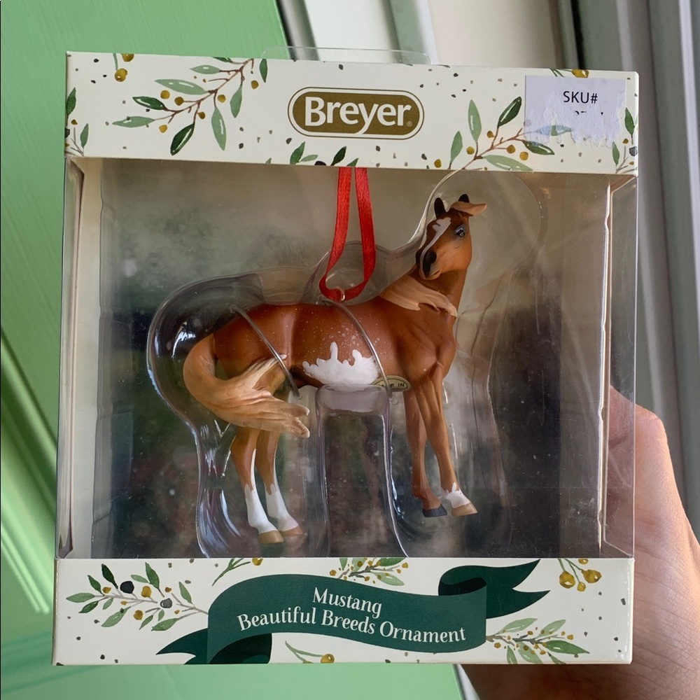 Breyer Mustang Beautiful Breeds Ornament - Picture 2 of 7